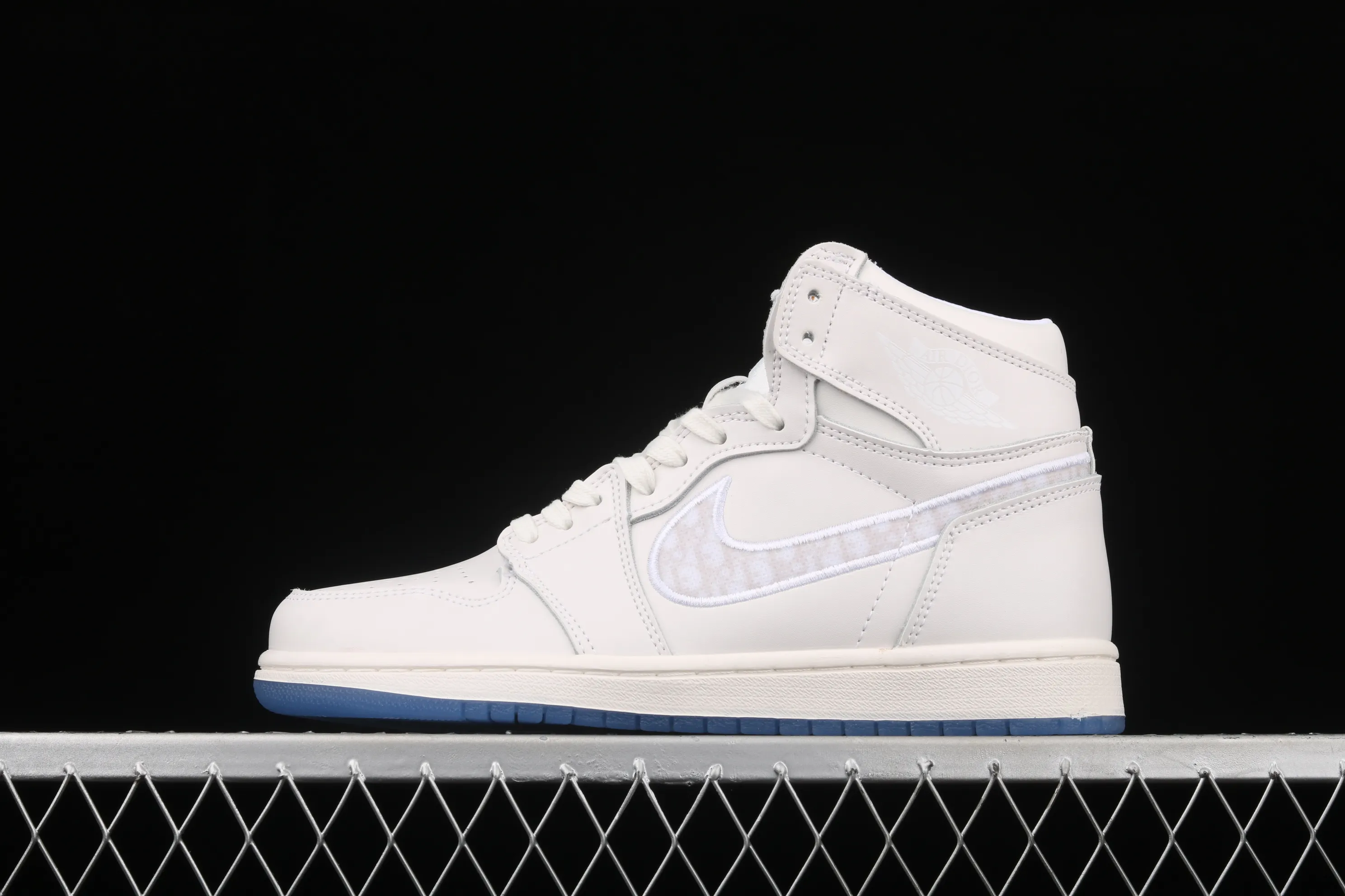 All categories Air Jordan Jordan series basketball shoes Air Jordan 1 High Z version Dr x Air Jordan 1 High AJ1 Joe 1 Dior joint all white high top CN8607-012